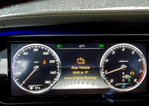 2015 Mercedes-Benz S 550 4Matic z USA, uszkodzony, nr VIN WDDUG8FB2FA080916